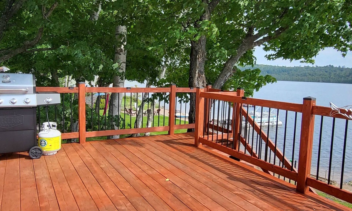 Goulais River Cottage | Beautiful lakefront cottage with private beach