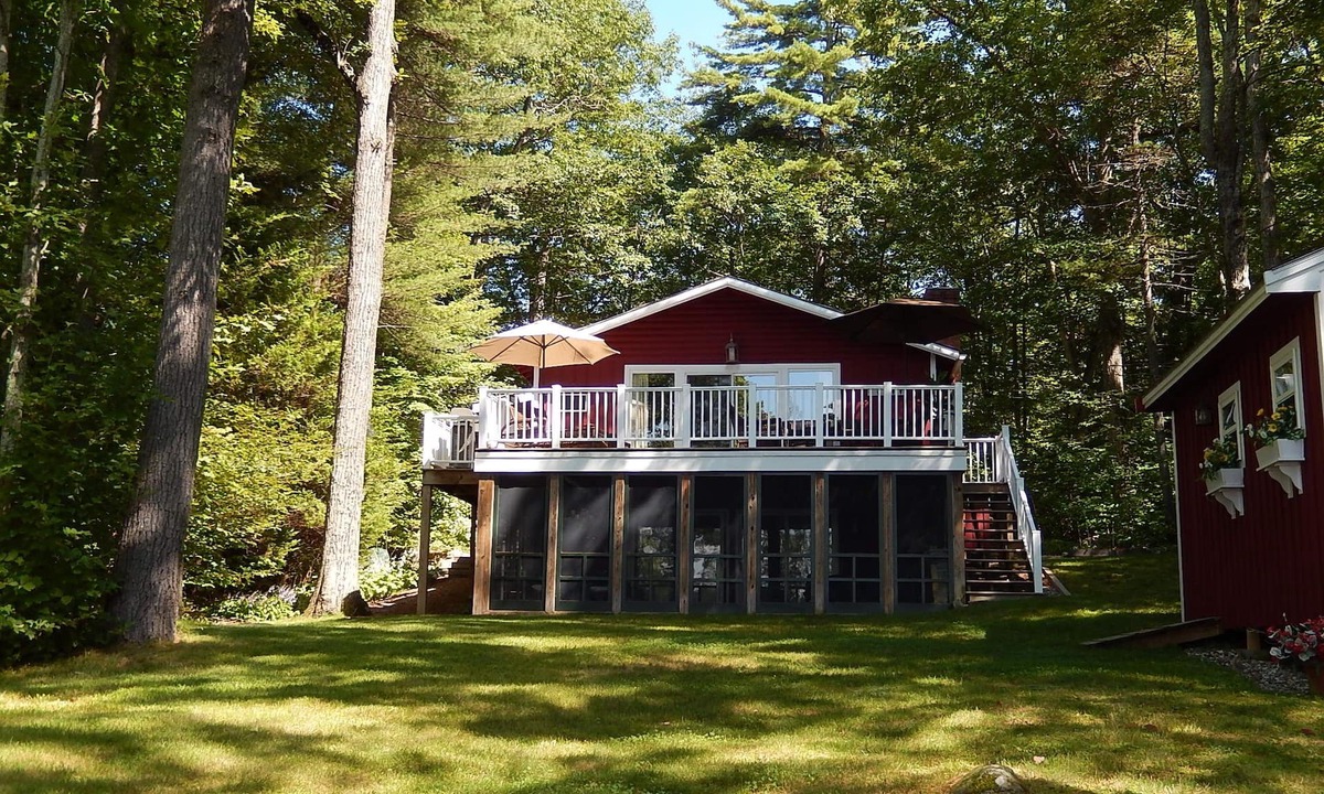Raymond House | Beautiful Lakefront Escape - Book Your Fall Foliage GetAway!