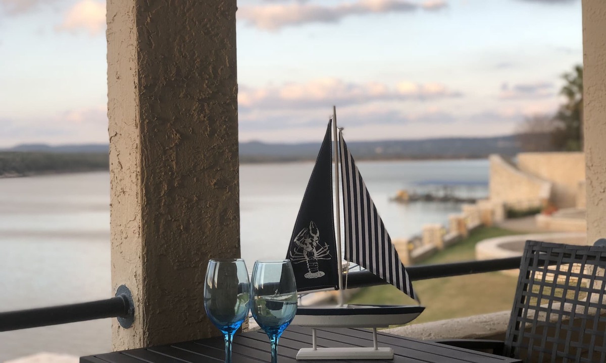 Highland Lake Estates Condo | Beautiful Lakefront villa with stunning Views