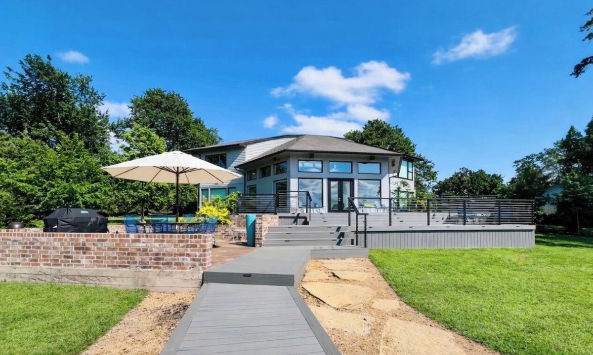 Carolyn Estates House | Beautiful Lakefront Views at Cedar Creek Lake!