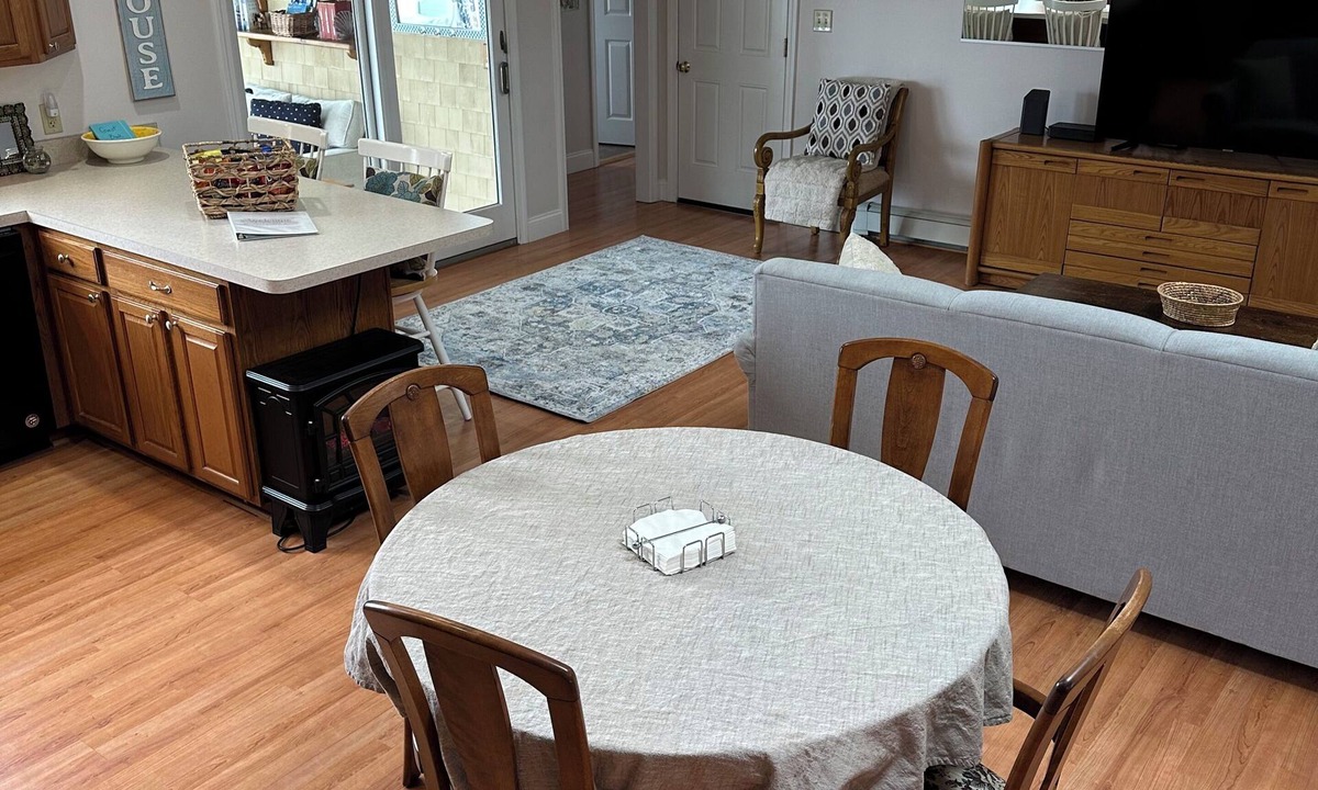Pembroke Apartment | Beautiful Lakeside Apt between Boston and Cape Cod