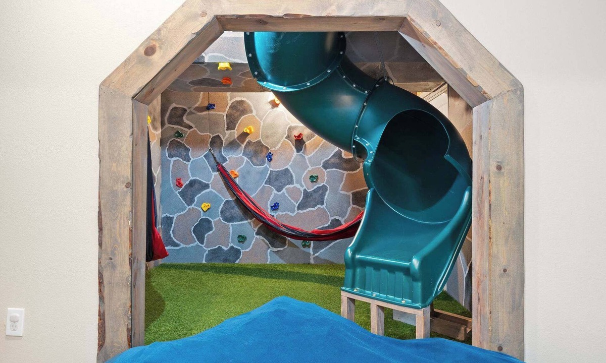 Hollister House | Beautiful LAKEVIEW! BRAND NEW KID CAVE w/Slide!