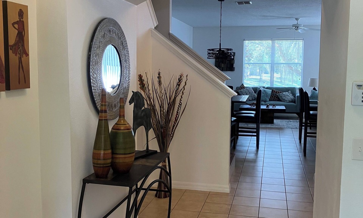Kissimmee House | BEAUTIFUL LAKEVIEW TOWNHOME, 5 MILES TO DISNEY. FULLY EQUIPED