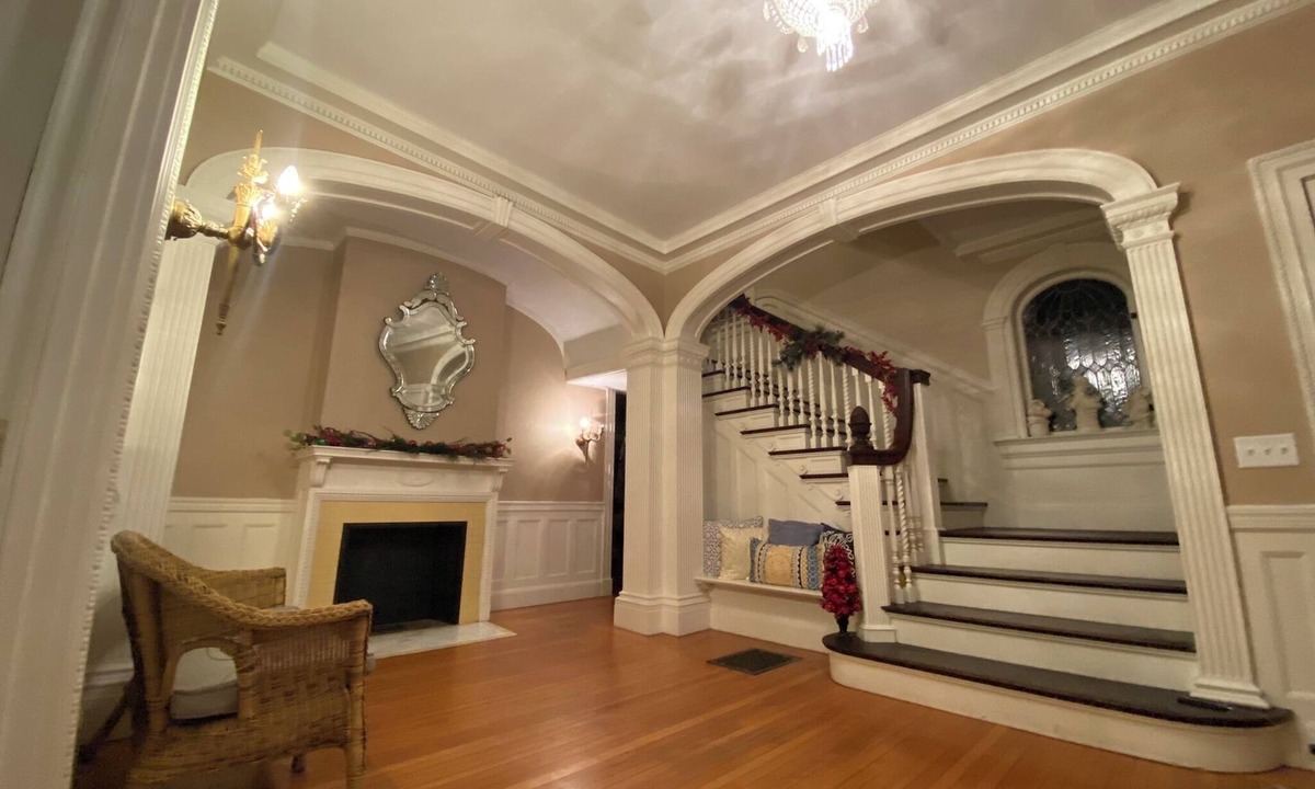 Oswego House | Beautiful, large, historic 6 bedroom home.