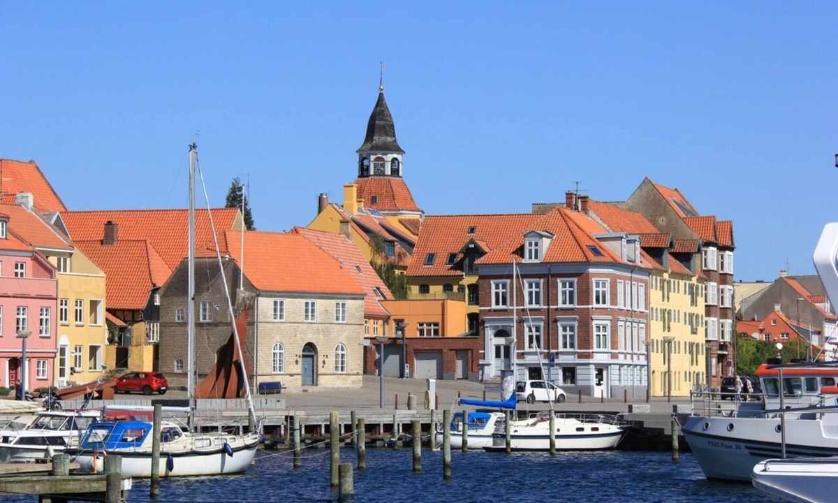 Faaborg Cottage | Beautiful Large House in the Old Toldbod. Estimates View and Location on harbor