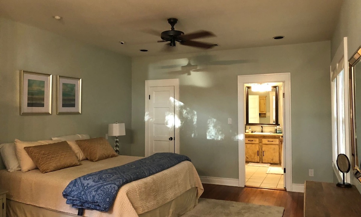 Hyde Park House | Beautiful, Light-filled Historic Home in the Avenues, Central Hyde Park