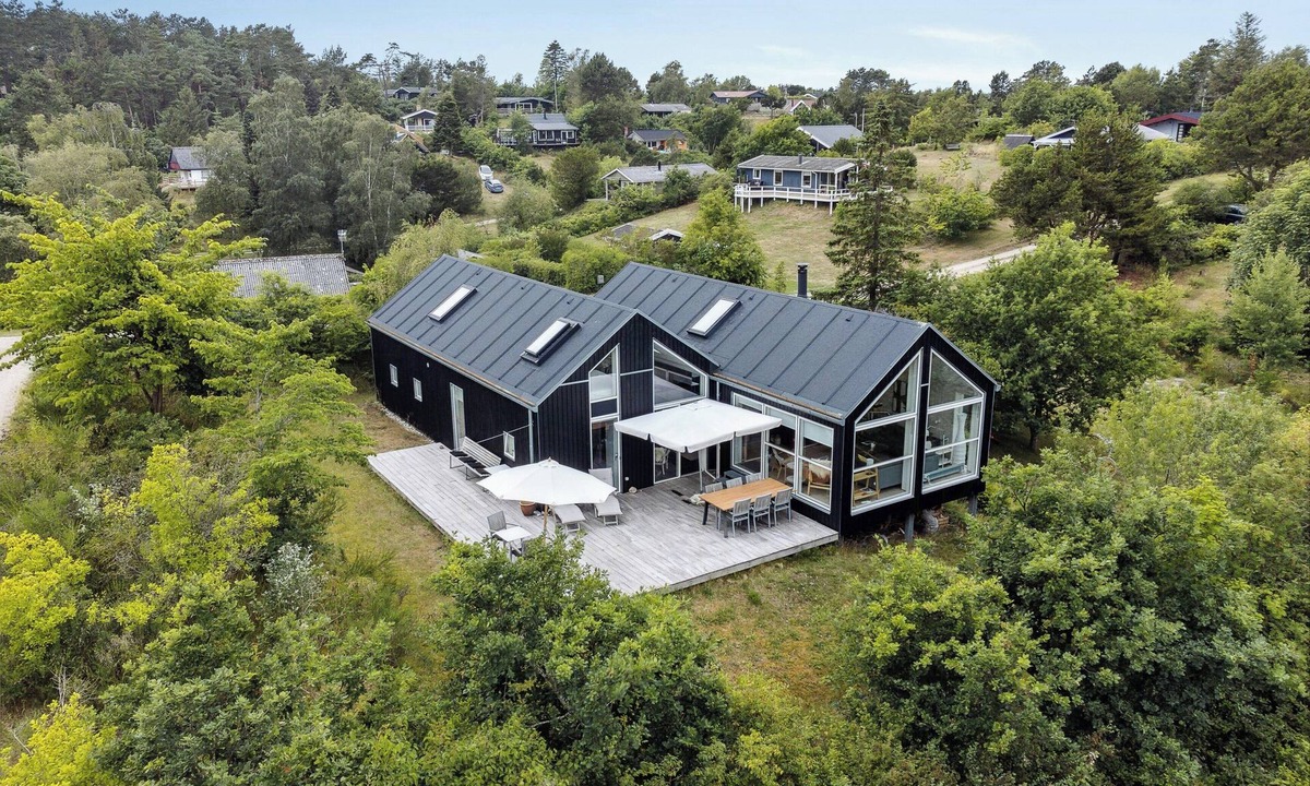 Knebel House | Beautiful light on lovely Helgenæs