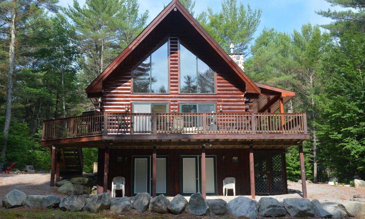 Chestertown House | Beautiful Lincoln Log Home in Tripp Lake community
