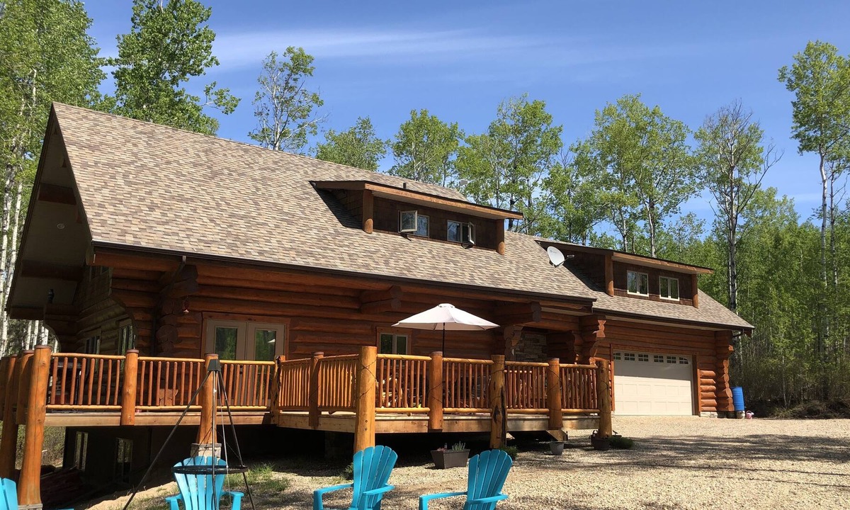 Christopher Lake House | Beautiful Log Home in private setting