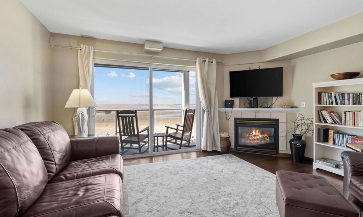 Lincoln City Condo | Beautiful Luxury Bay View Condo!