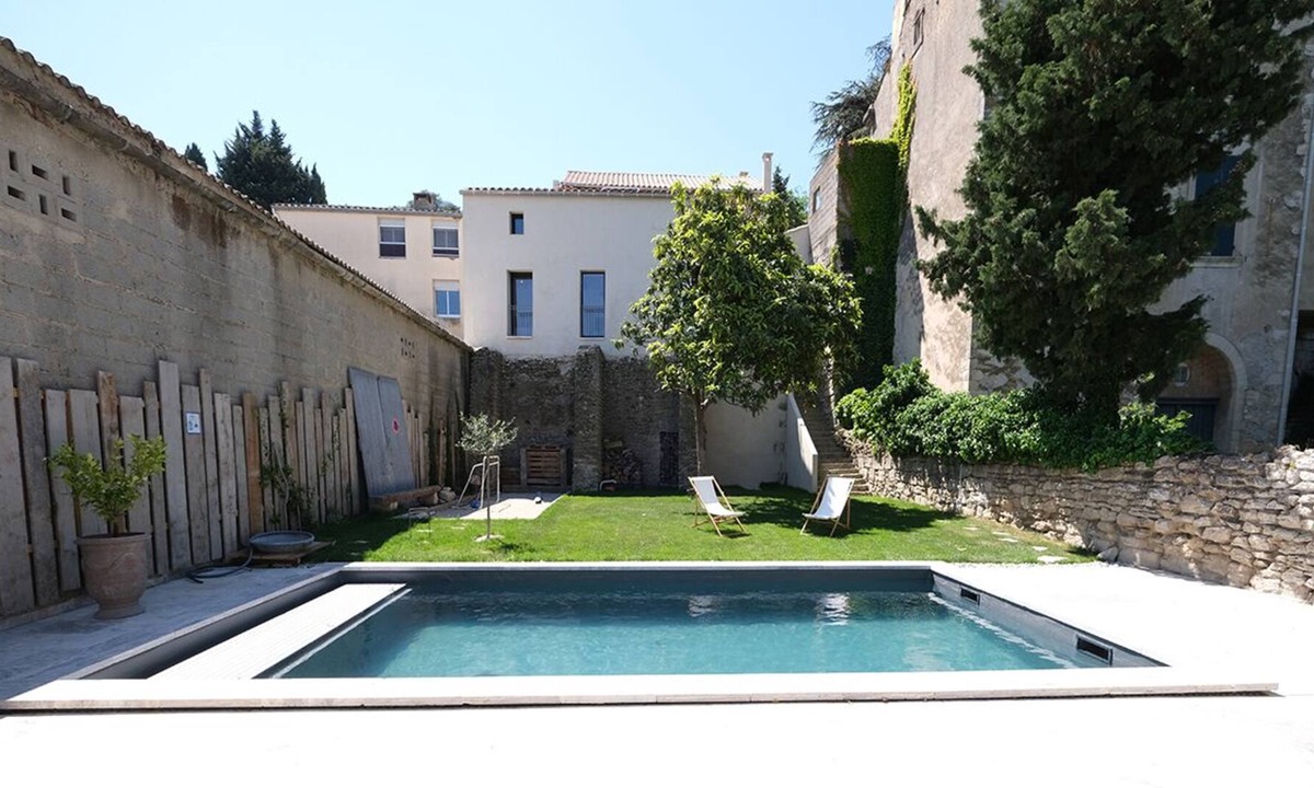 Barbentane House | Beautiful mansion in the heart of the village of Barbentane, sleeps 12