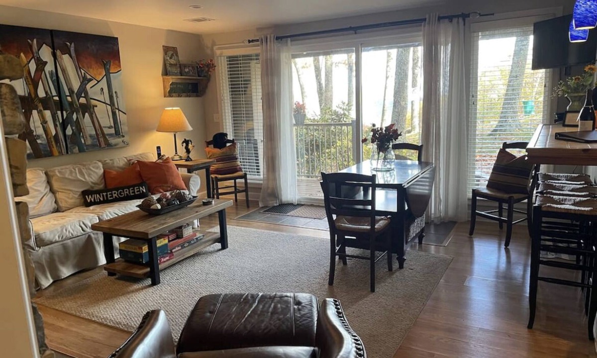 Treeloft Condo | Beautiful Mountain Condo…Steps to Resort/hiking/restaurants