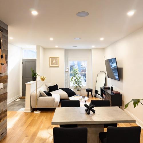 Hamilton House | Beautiful modern 2Bdr sunny home with French decor