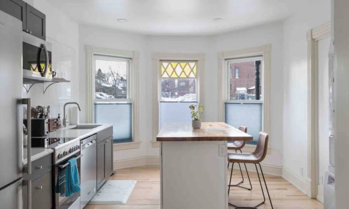 Old North End Apartment | Beautiful+Modern Flat: downtown, parking, laundry