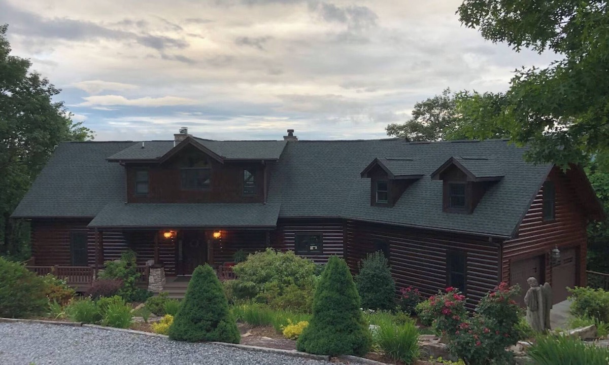 Pisgah Forest House | Beautiful Mountain Views - 5BR & 4.5 Bath - Grand Home on 2 Acres, Best Location