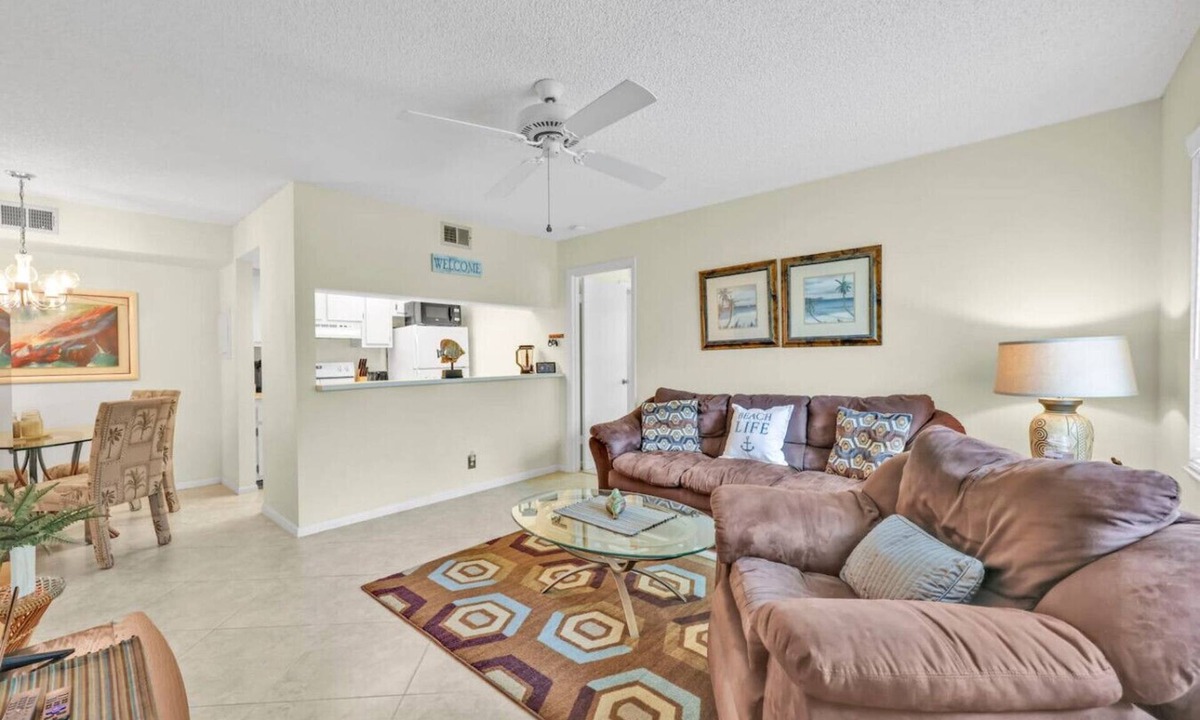 Golden Gate Condo | Beautiful Naples Condo 2/2, 55+ community!