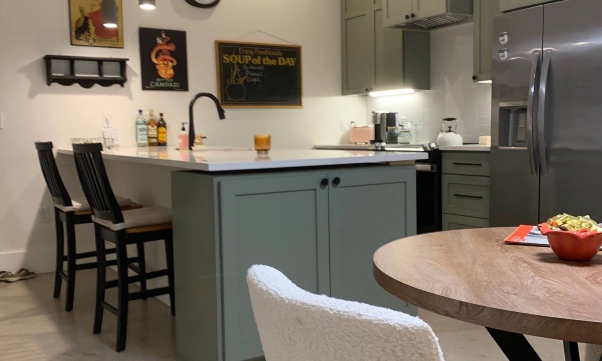 West Campus Apartment | Beautiful New Construction 2 - Bedroom/2 Bath located in West University.