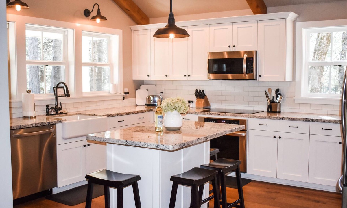 Nevada City Cottage | Beautiful new cottage, nestled in the woods, just 2 miles from downtown