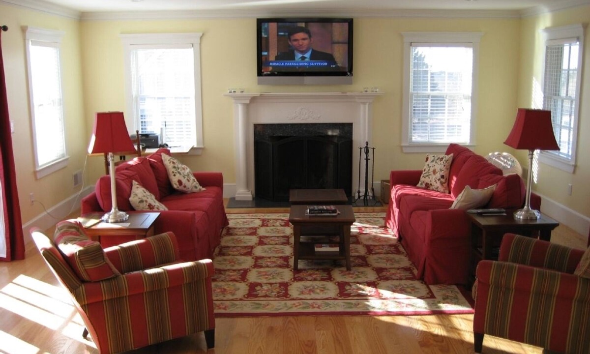 West of Town House | Beautiful New Luxury Home, Short Walk to Town