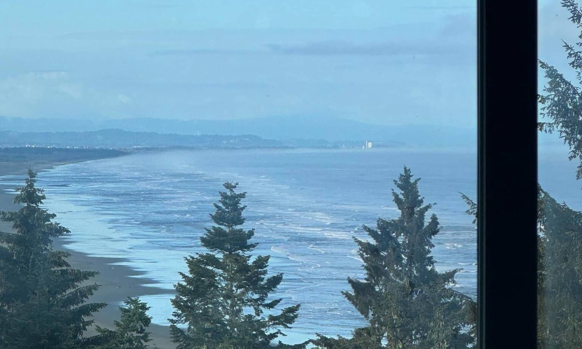 Westhaven-Moonstone Apartment | Beautiful Ocean View Apartment by Moonstone Beach