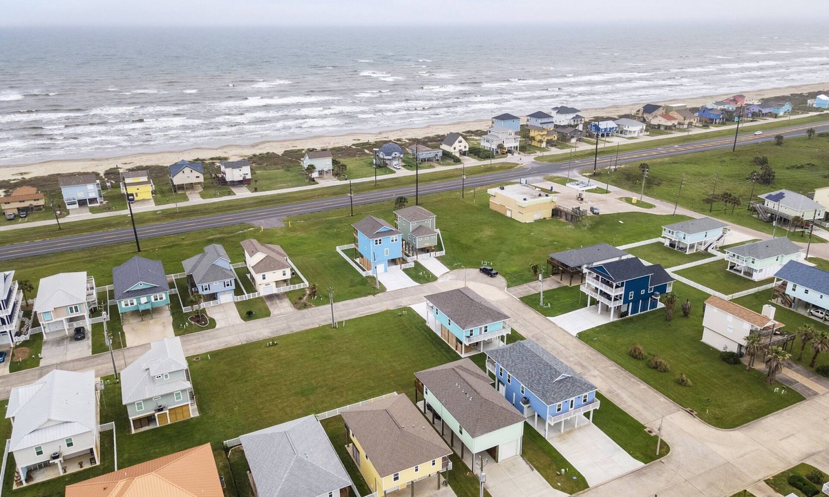 Galveston House | Beautiful Ocean Views! Palapa Paradise! 4 Bed/3 Bath - Sea Isle