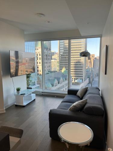 Downtown Montreal Apartment | Beautiful one bedroom downtown Condo with pool and free parking