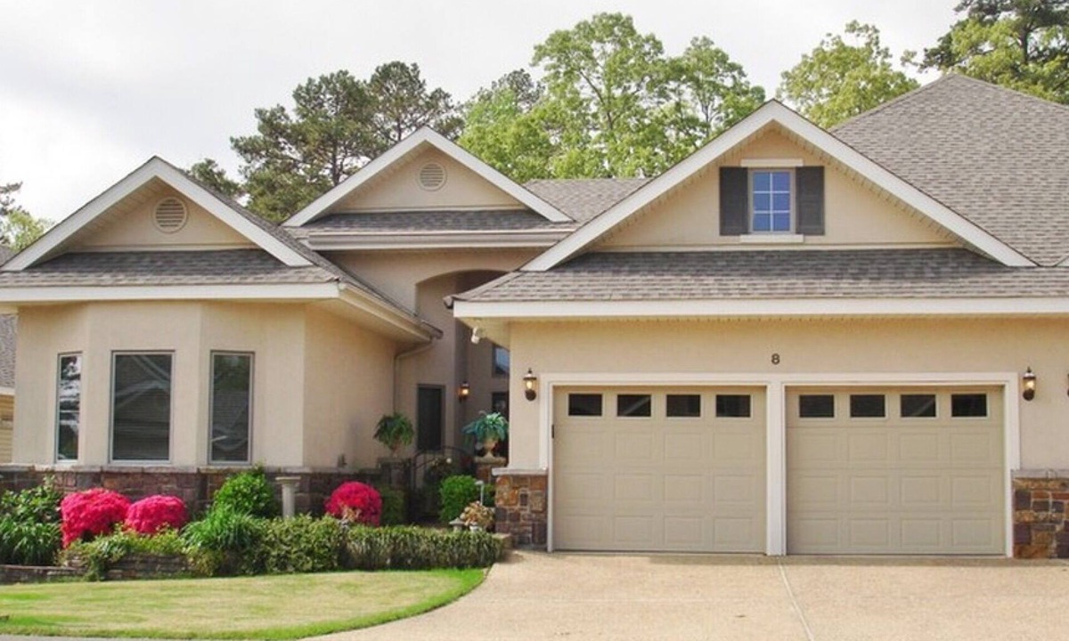 Hot Springs Village House | Beautiful, peaceful Lrg Townhome- right by Lake Balboa & Marina