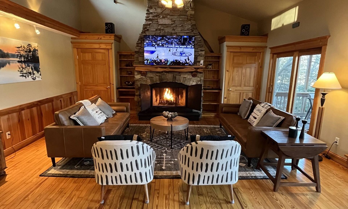 Mongaup Valley House | Beautiful Private Lakefront Oasis