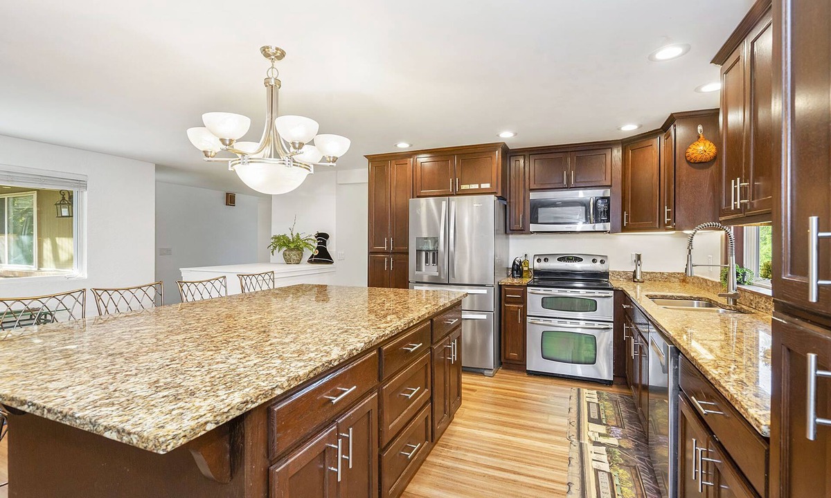 Silver Lake House | Beautiful private home 25 minutes from Seattle & close to Puget Sound Ferries.