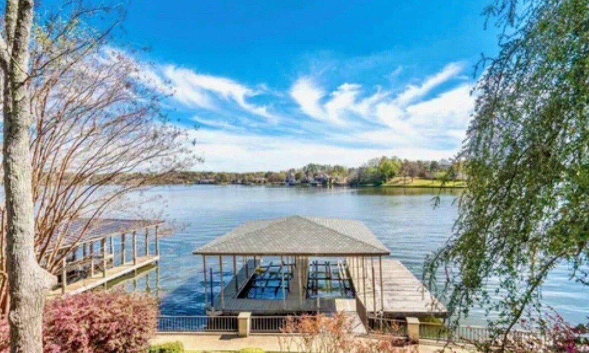 Rockwell House | Beautiful, Private Lake House with Double Dock