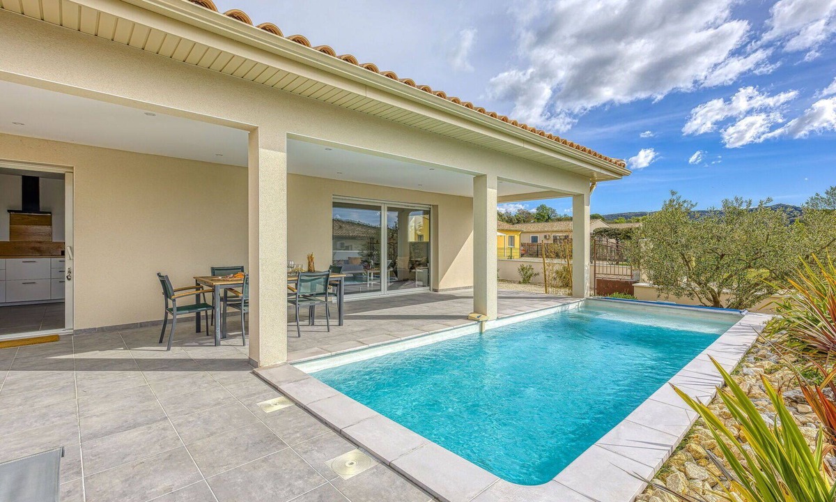Goudargues House | Beautiful private villa for 8 guests with A/C, WIFI, private pool, TV, terrace and panoramic view