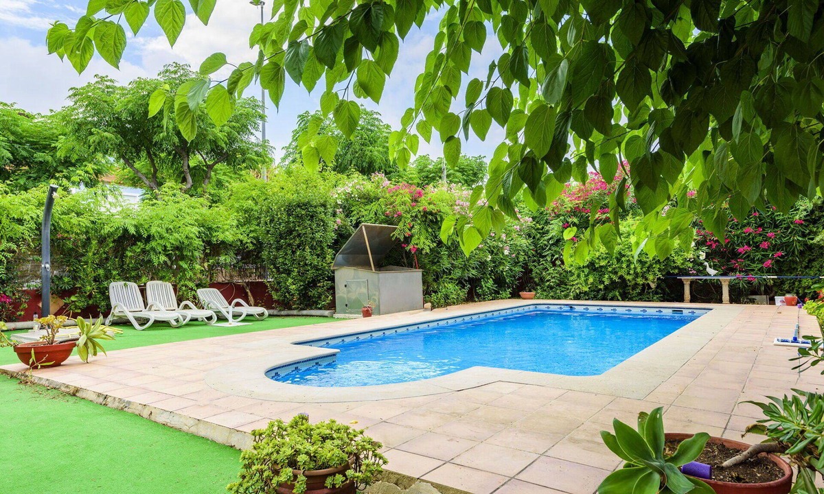 Burriana House | Beautiful private villa for 4 people with pool, WIFI, TV and terrace
