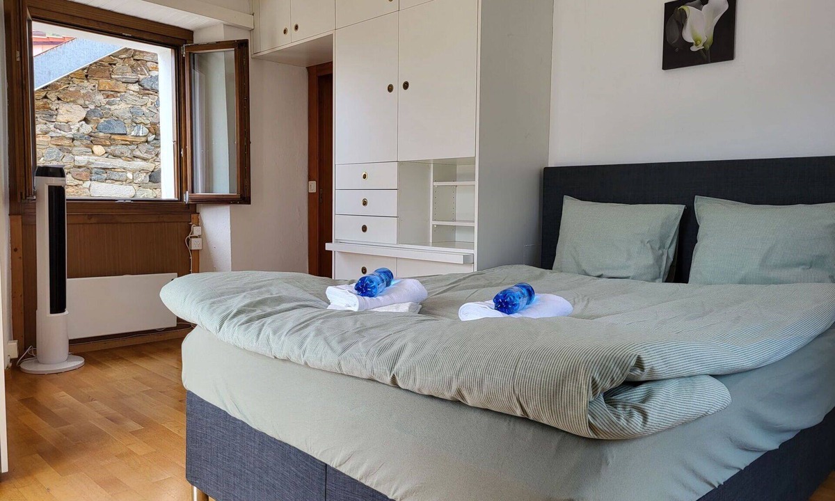 Porto Ronco House | Beautiful private villa for 6 guests with WIFI, TV, balcony and pets allowed