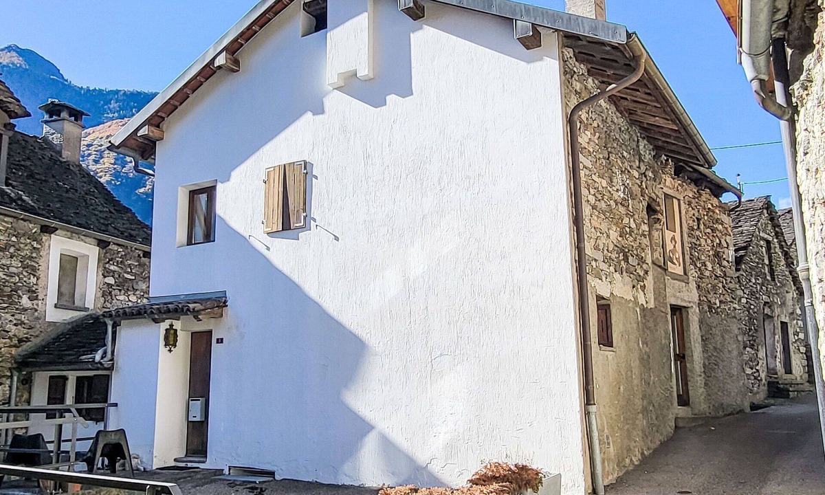 Maggia House | Beautiful private villa for 4 people with patio and pets allowed