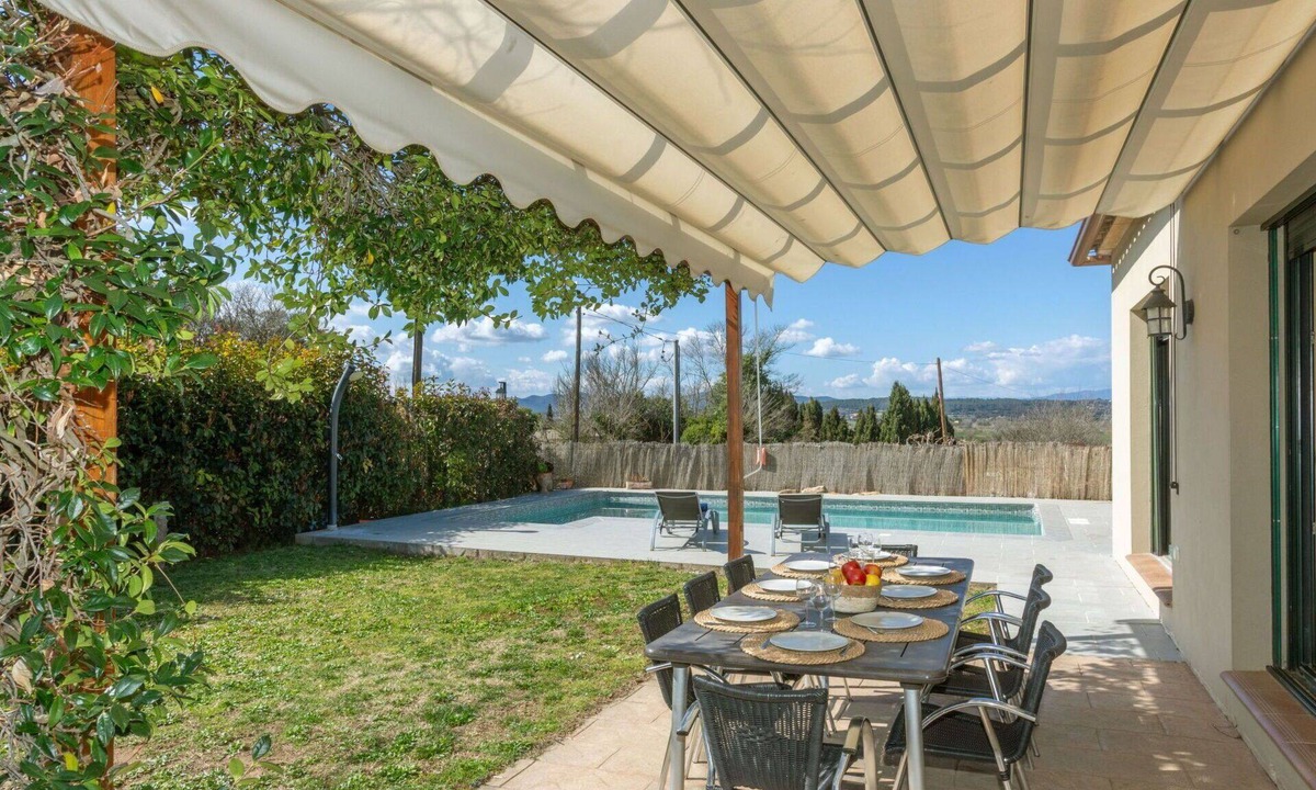 Ullastret House | Beautiful private villa for 8 people with WIFI, private pool, A/C, TV, patio and pets allowed