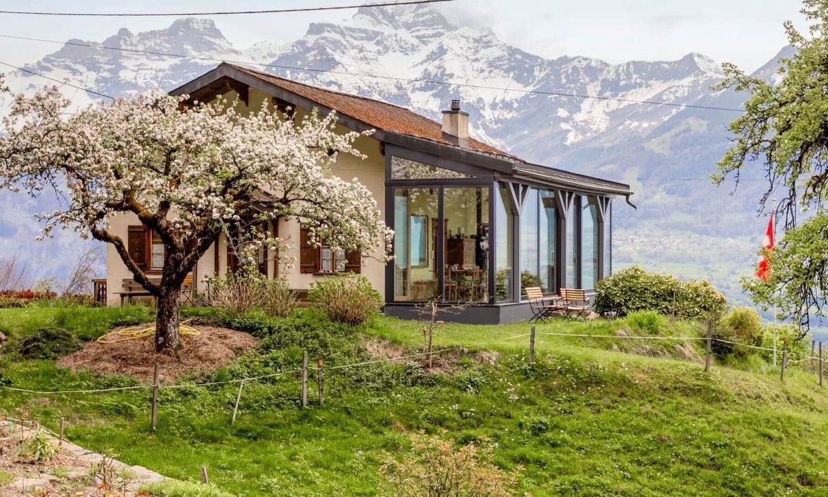 Les Posses-sur-Bex House | Beautiful private villa for 6 guests with balcony, panoramic view and parking