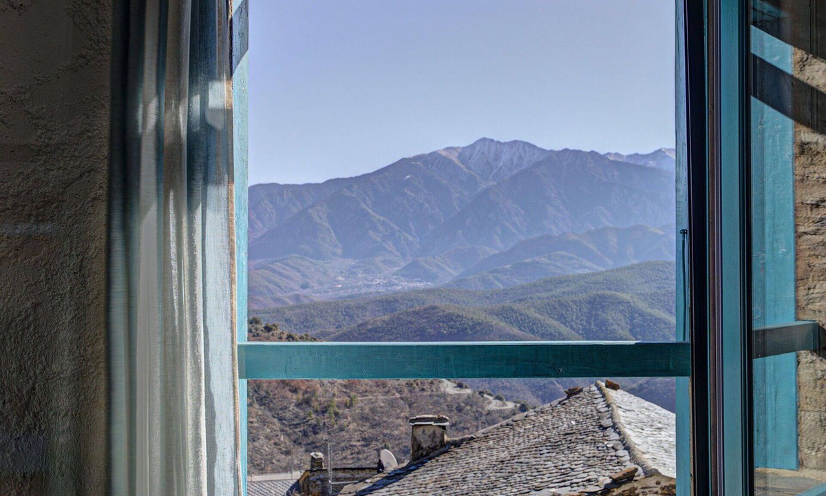 Jujols House | Beautiful private villa for 8 people with TV and terrace