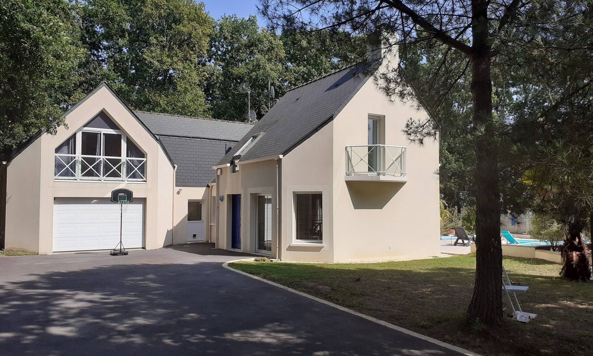 Saint-Nazaire House | Beautiful, quiet family home with private heated pool (7 adults max)