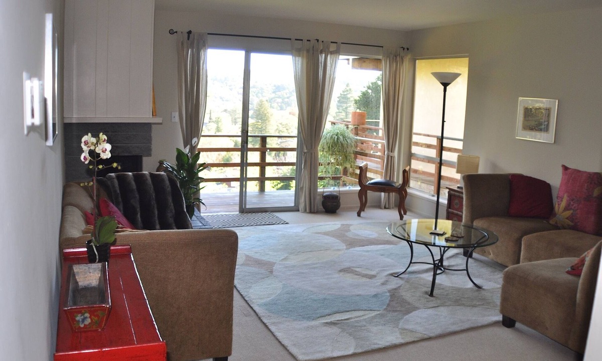 Fairfax Apartment | Beautiful quiet retreat with beautiful view