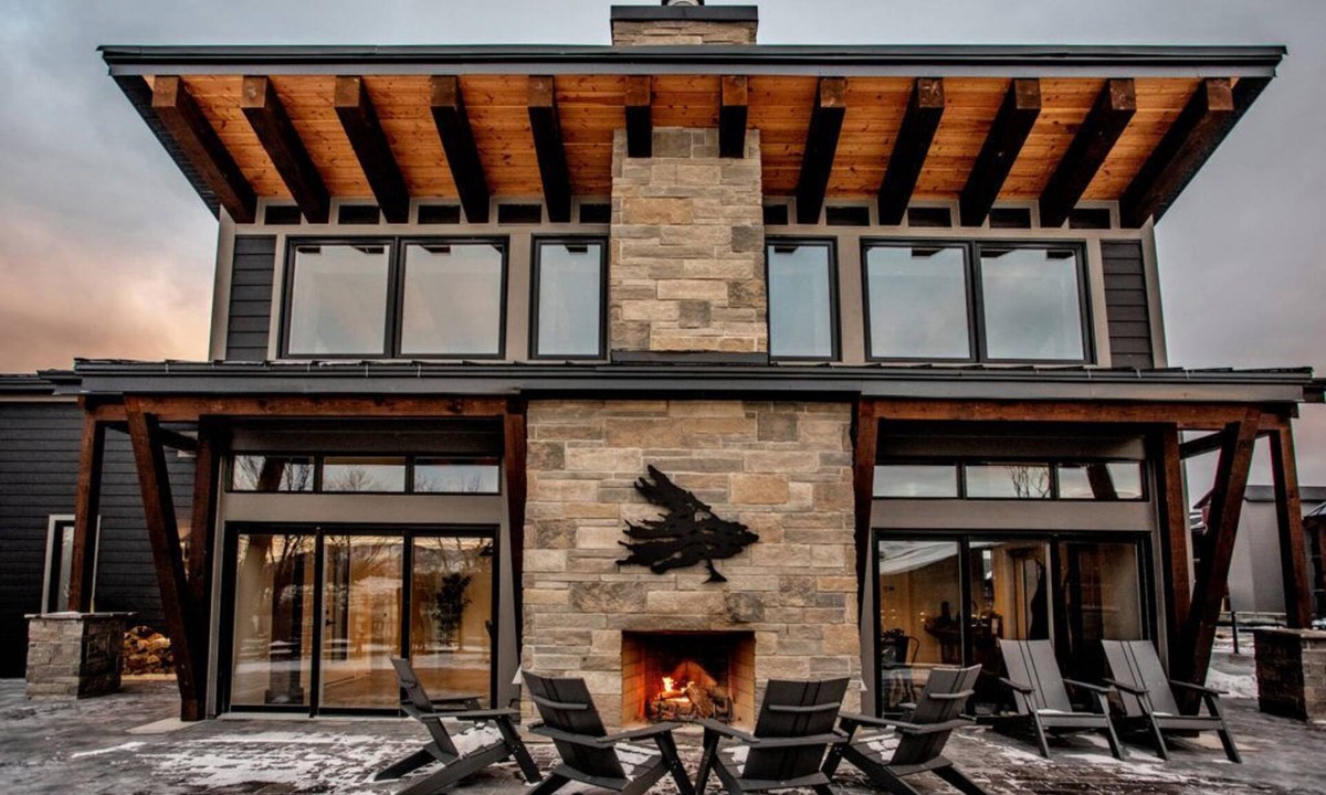 Collingwood Condo | Beautiful Retreat nestled near Blue Mountain & SPA