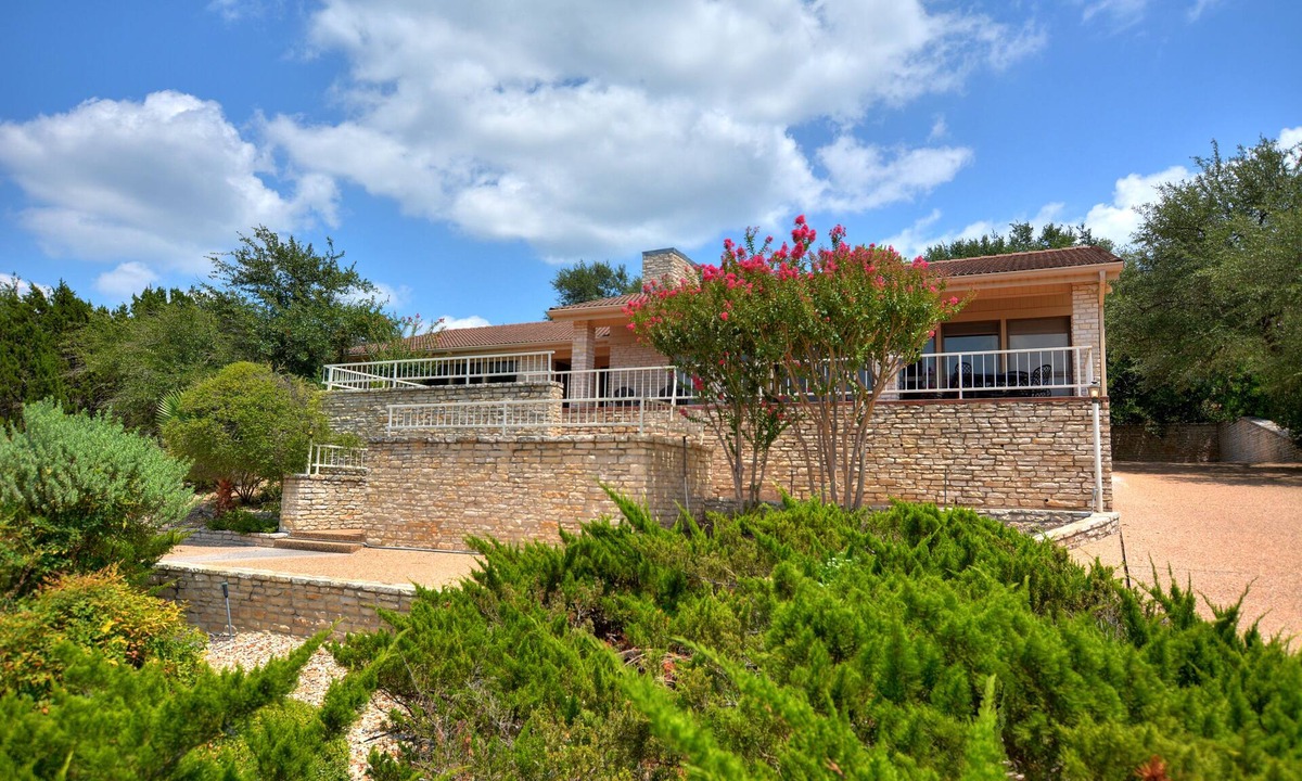Lakeway House | Beautiful remodeled lake view home, Modified new rates for fall.