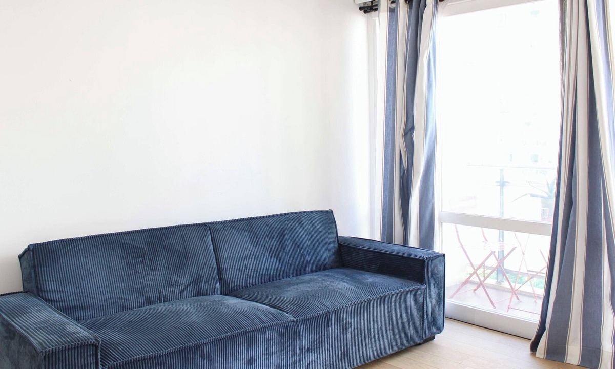 Cœur de Ville Apartment | Beautiful renovated apartment, balcony and parking