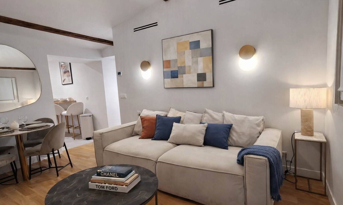 Belleville Apartment | Beautiful renovated apartment with AC - Paris East