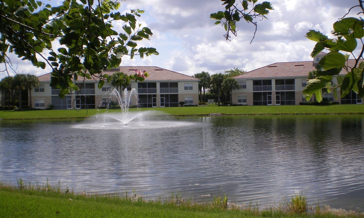 North Naples Condo | Beautiful Renovated Spacious Second Floor Condo