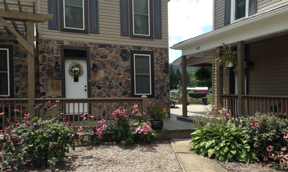 Confluence House | Beautiful rental, with a spectacular view of the confluence of three rivers.