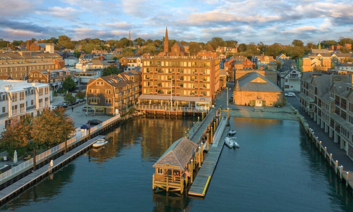 Yachting Village Condo | Beautiful Resort in Inn on the Harbor 1BD near The Cliff Walk