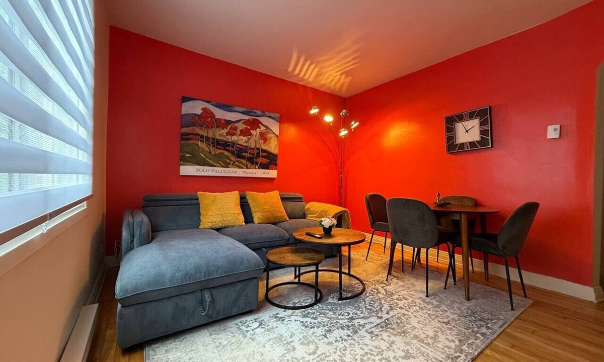 Cote-Des-Neiges—Notre-Dame-De-Grace Apartment | Beautiful rest and adventure hub! Montreal`s Best!