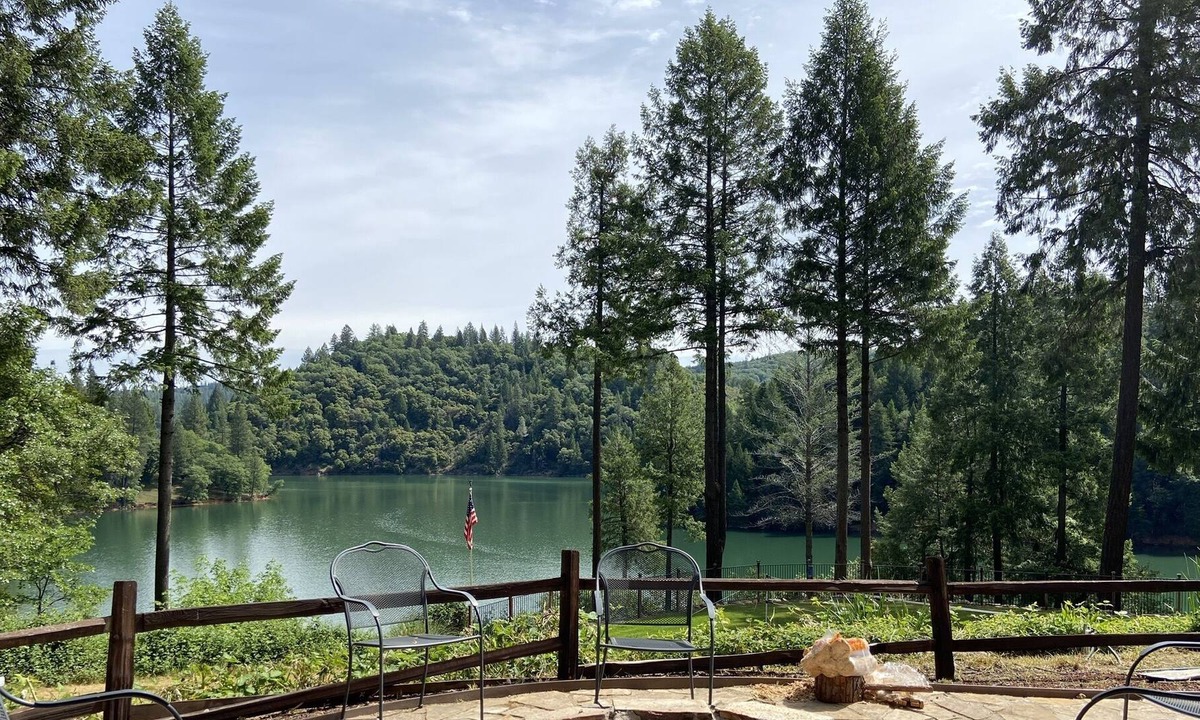 Cedar Ridge Apartment | Beautiful Rollins Lake Inn - Studio Cabin #3