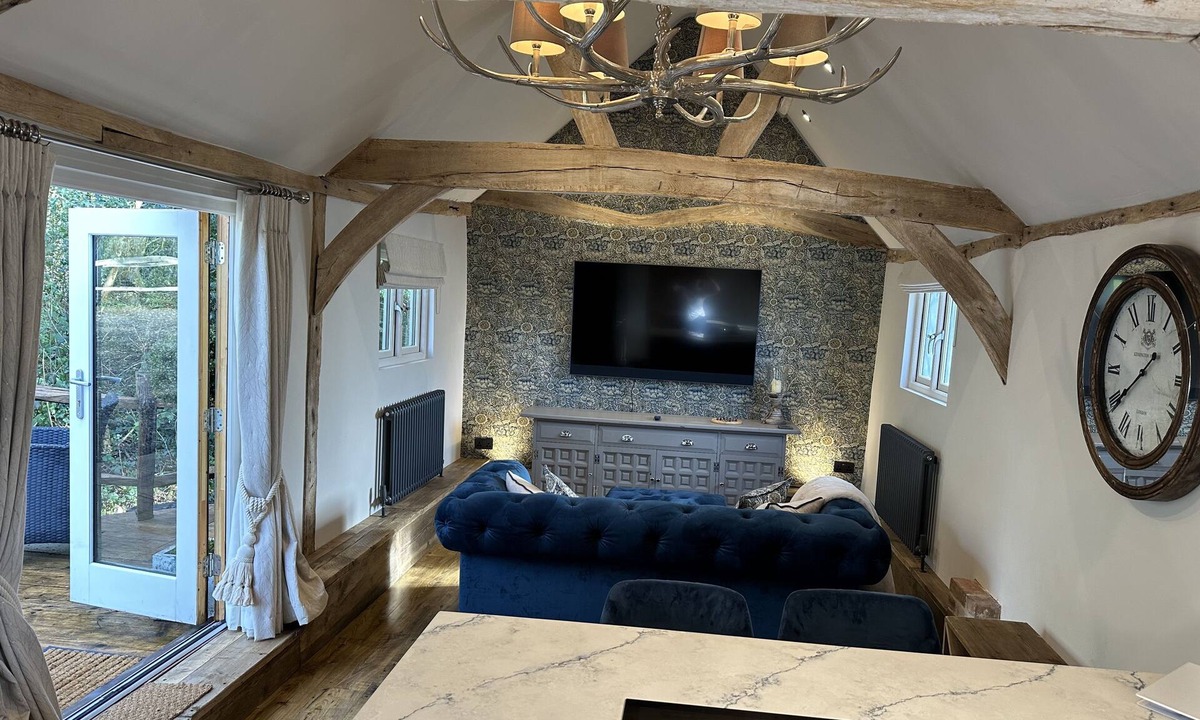 Dorking House | Beautiful Rural Barn - stunning interior