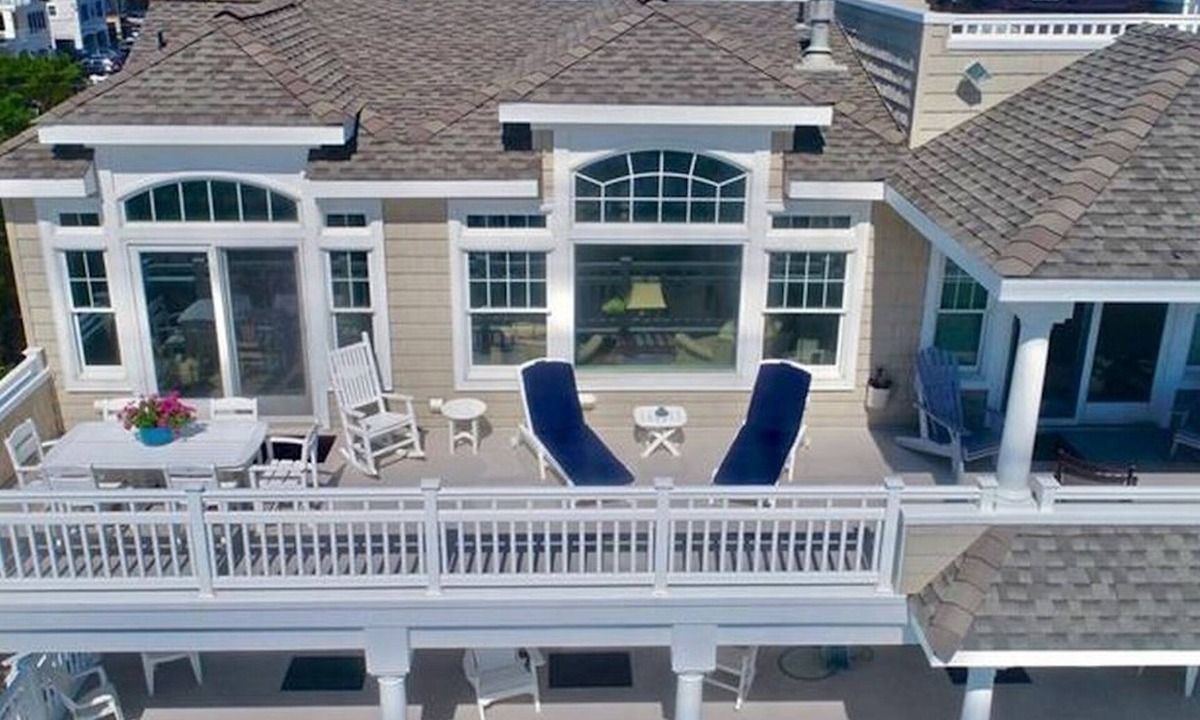 Holgate House | Beautiful, Spacious Ocean Front with Hot Tub and Elevator, Ocean and Bay views!